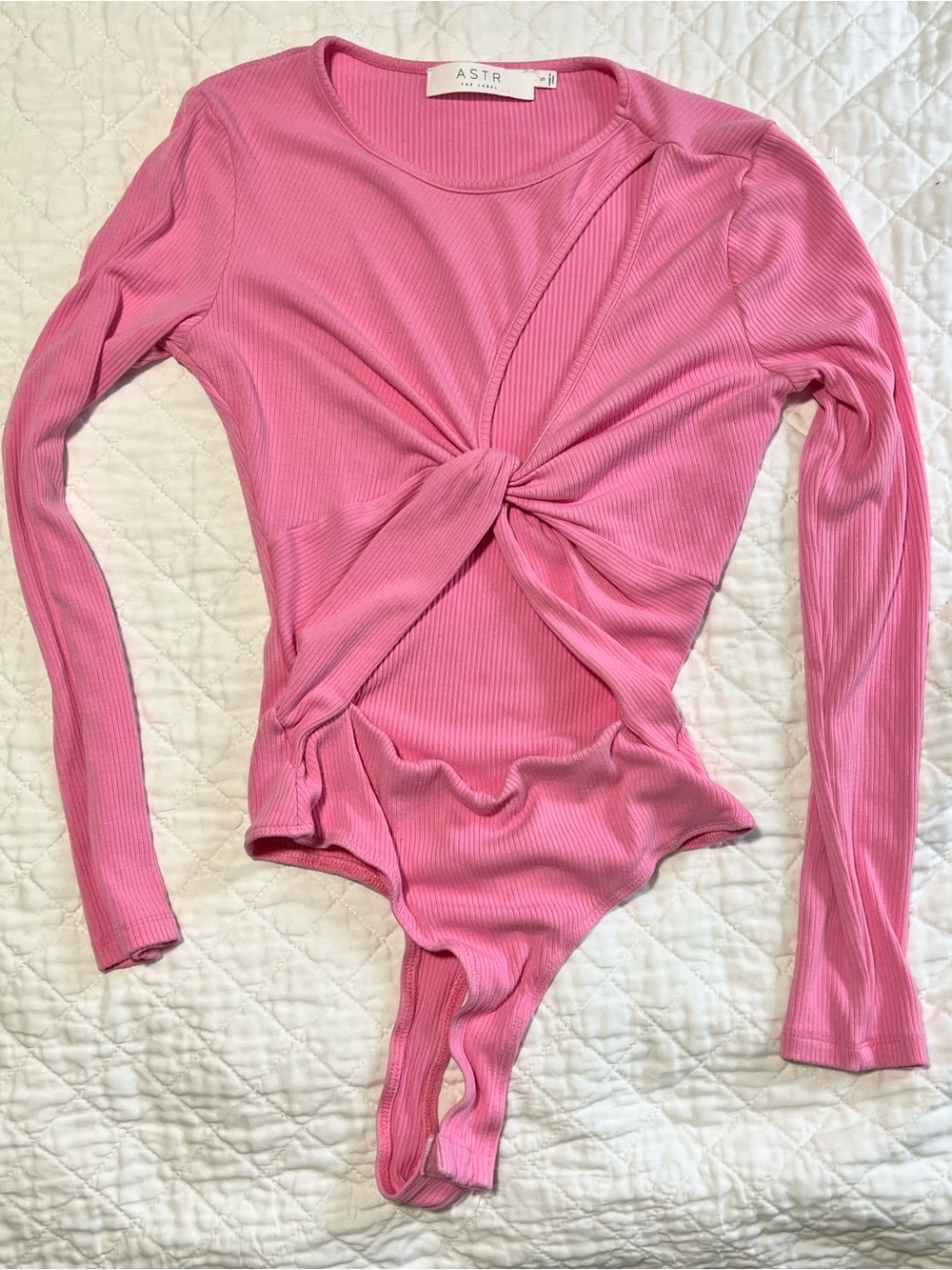 Astr Pink Ribbed Twist-Front Long Sleeve Bodysuit size small